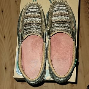 Women's Twisted X cell stretch casual slip on shoes.
